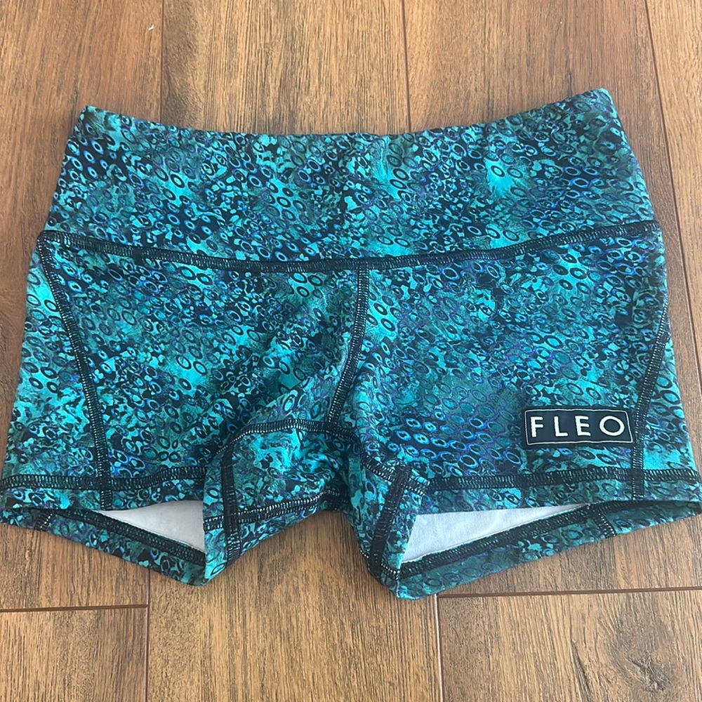 Fleo shorts. Size small.